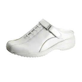 24 HOUR COMFORT Britney Women's Wide Width Leather Clogs