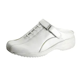 24 HOUR COMFORT Britney Women's Wide Width Leather Clogs