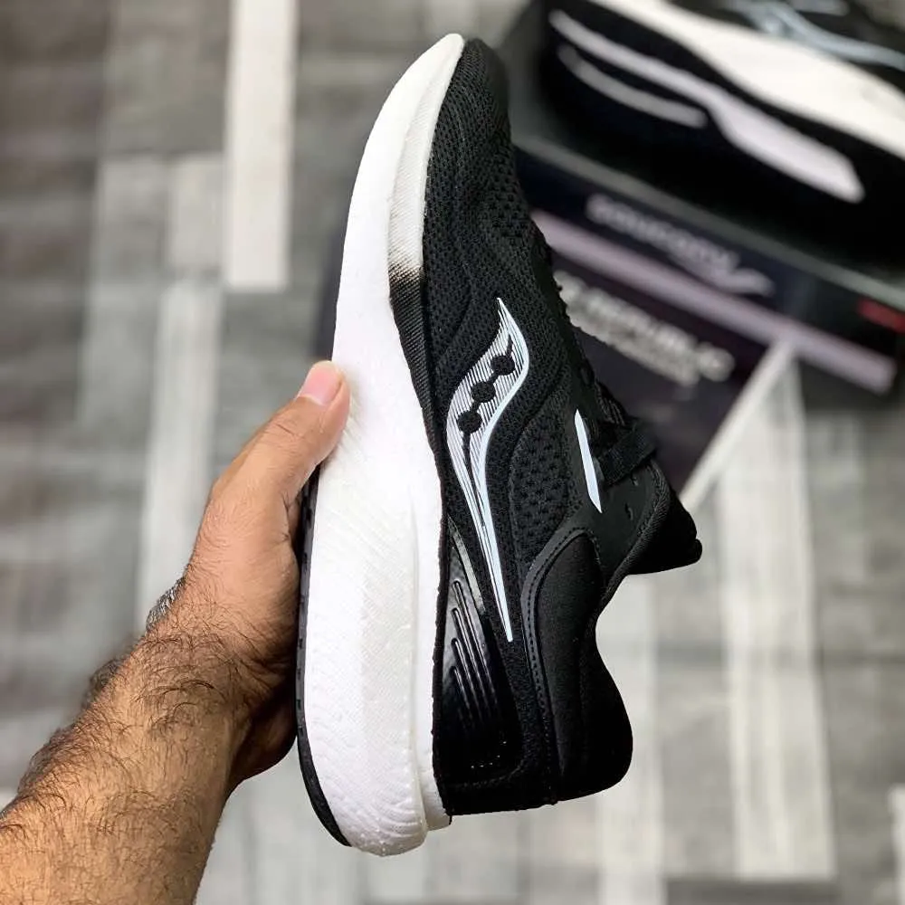Sauconny Triiumph 21 (Black White) Top Premium Batch