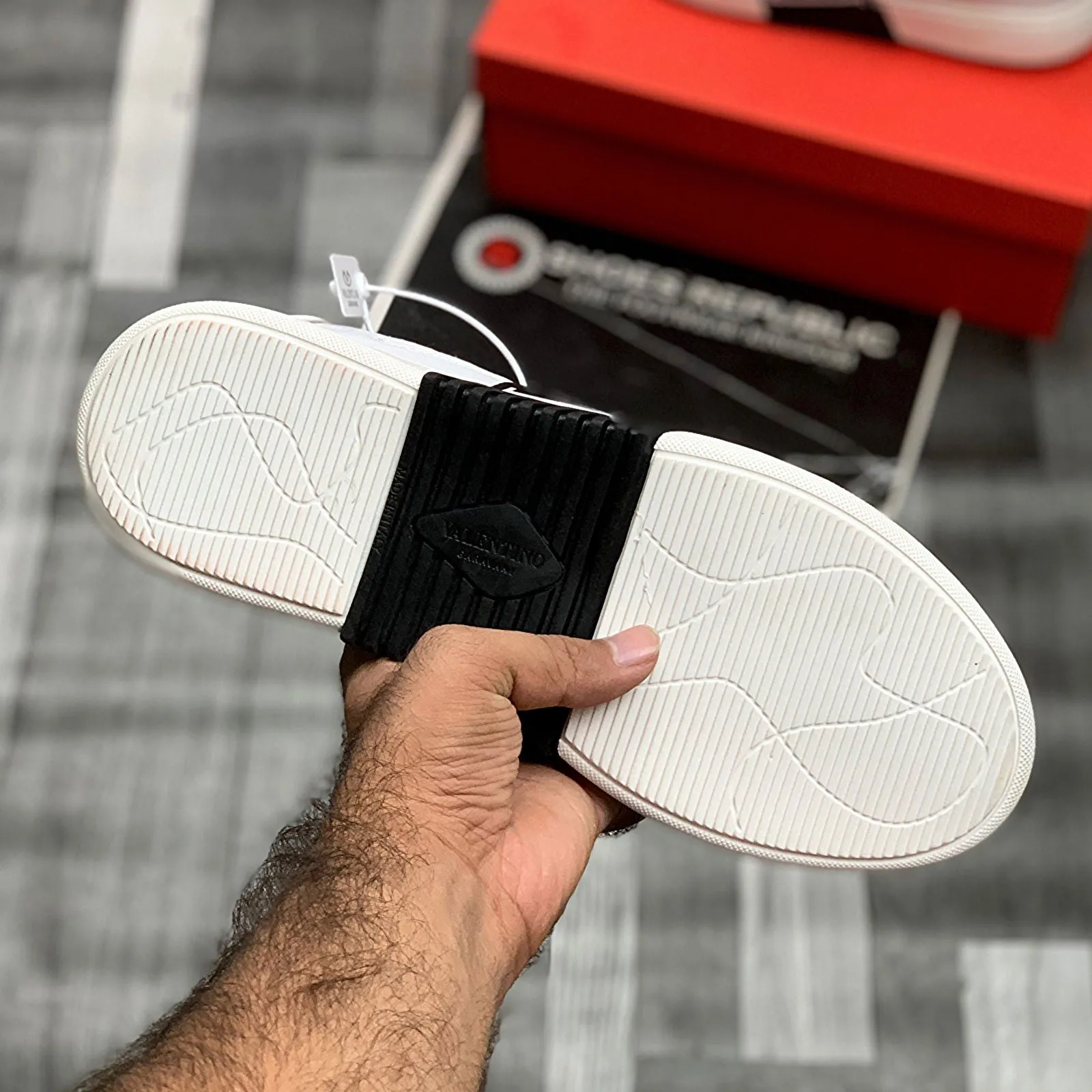 Valentiino VL7N (White-Black) Premium Batch
